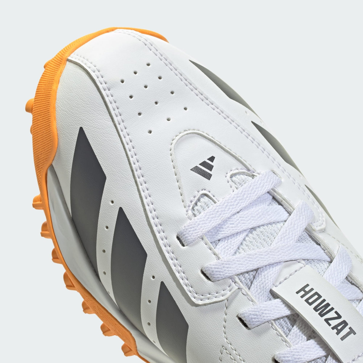 Adidas Howzat Spikeless JQ8547